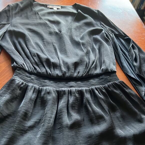 Jennifer Lopez Woman Size L Black Silky Dress Long Flowy Sleeves LBD Smocked - Picture 7 of 13